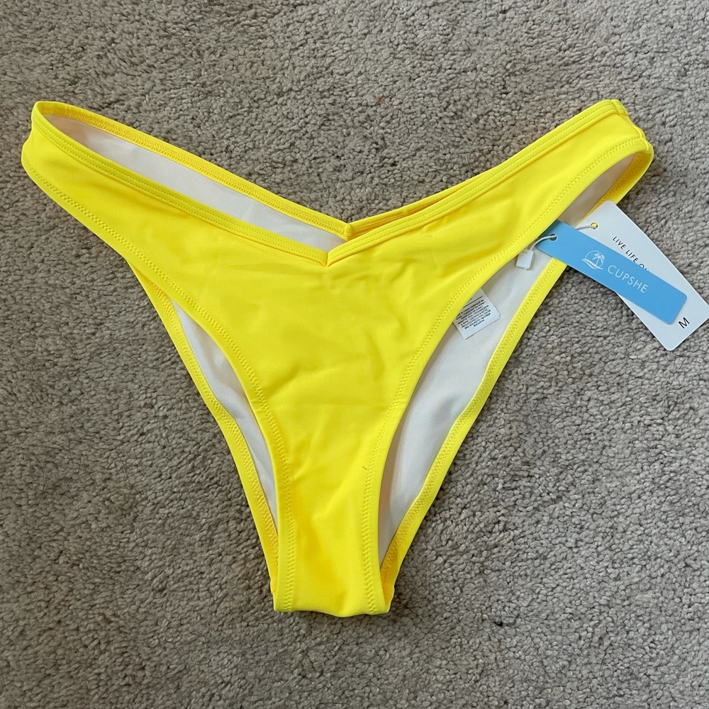 NWT Cupshe Never worn bright yellow bikini bottom
